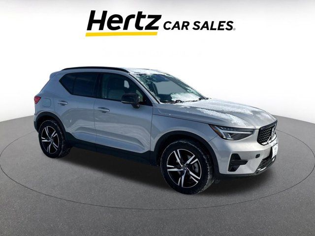 2024 Volvo XC40 