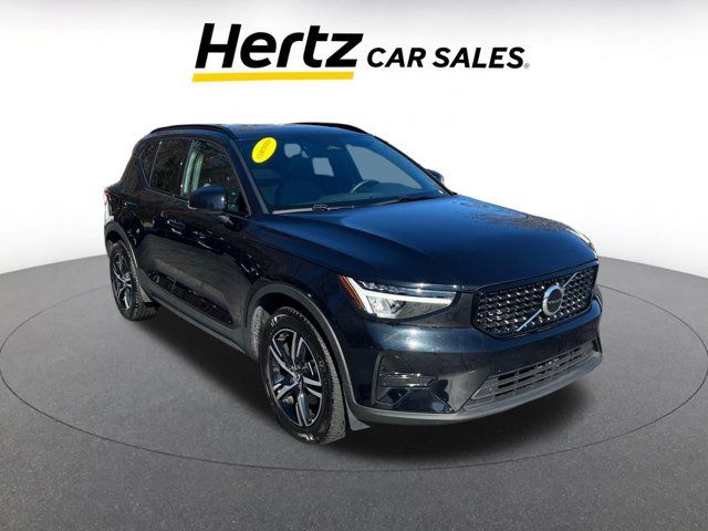 2024 Volvo XC40 