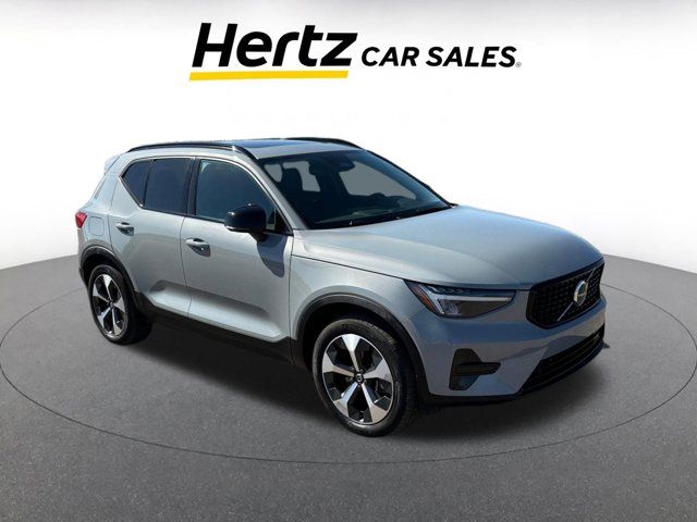 2024 Volvo XC40 