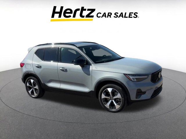 2024 Volvo XC40 