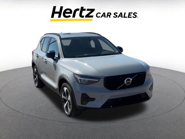 2024 Volvo XC40 