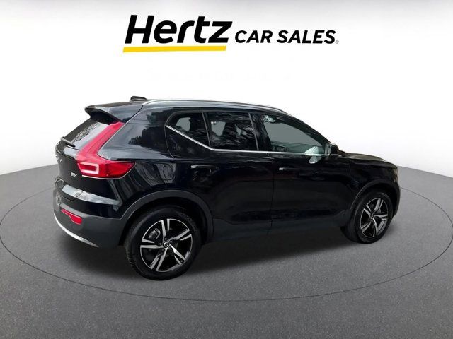 2024 Volvo XC40 