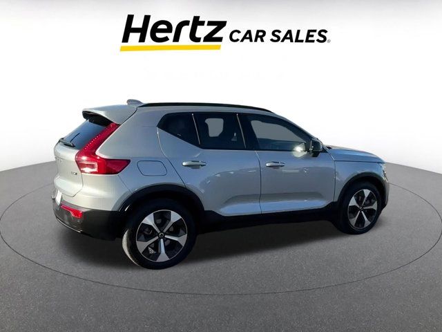 2024 Volvo XC40 