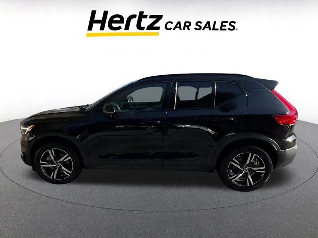 2024 Volvo XC40 