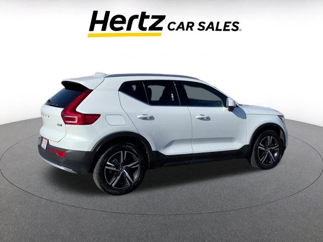 2024 Volvo XC40 