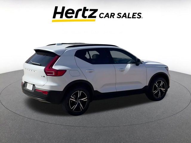 2024 Volvo XC40 