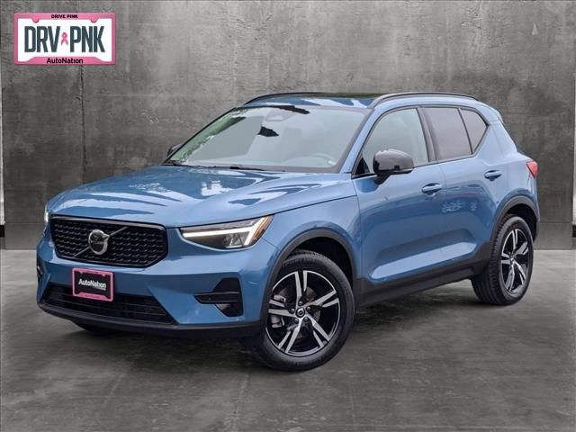 2024 Volvo XC40 Core Bright Theme