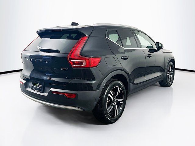 2024 Volvo XC40 Core Bright Theme