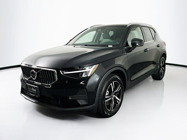 2024 Volvo XC40 Core Bright Theme