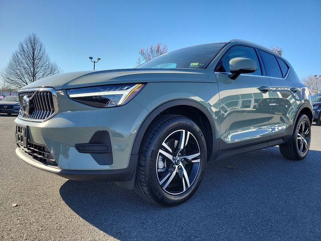 2024 Volvo XC40 Core Bright Theme