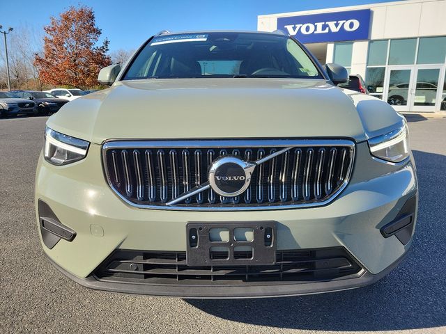 2024 Volvo XC40 Core Bright Theme