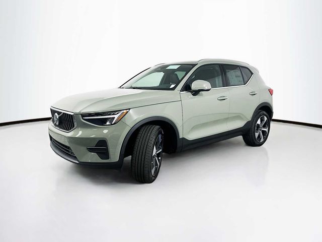 2024 Volvo XC40 Core Bright Theme