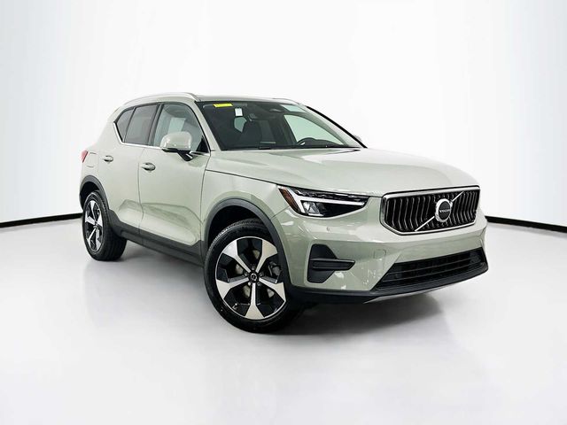 2024 Volvo XC40 Core Bright Theme