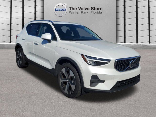 2024 Volvo XC40 