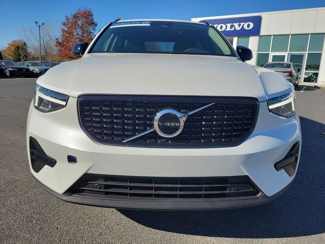 2024 Volvo XC40 Core Bright Theme