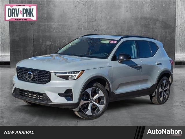 2024 Volvo XC40 Core Bright Theme