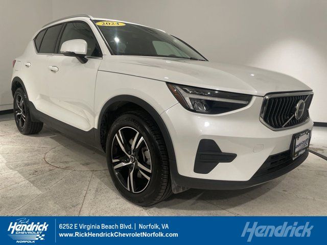 2024 Volvo XC40 Core Bright Theme