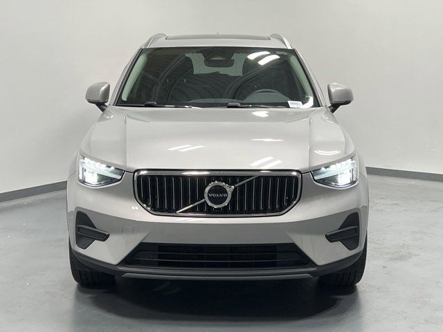 2024 Volvo XC40 Core Dark Theme