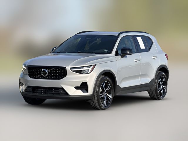 2024 Volvo XC40 Core Dark Theme