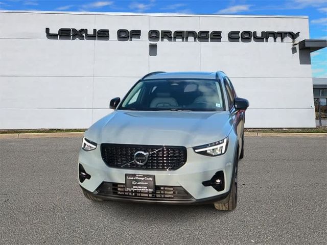 2024 Volvo XC40 Plus Dark Theme