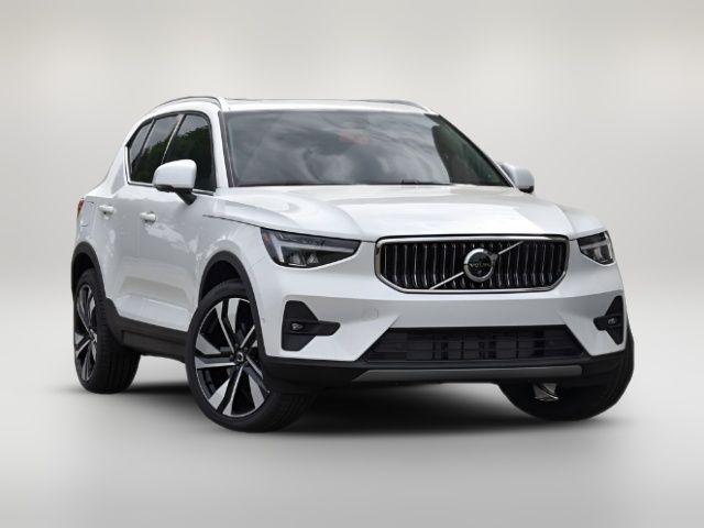 2024 Volvo XC40 Plus Bright Theme