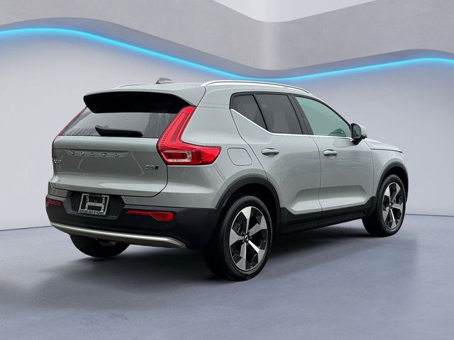 2024 Volvo XC40 Plus Bright Theme