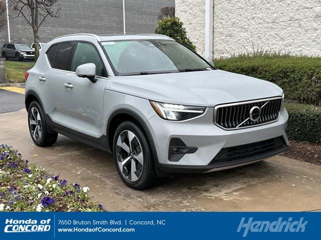 2024 Volvo XC40 Plus Bright Theme