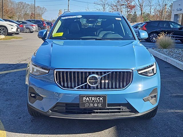 2024 Volvo XC40 Plus Bright Theme