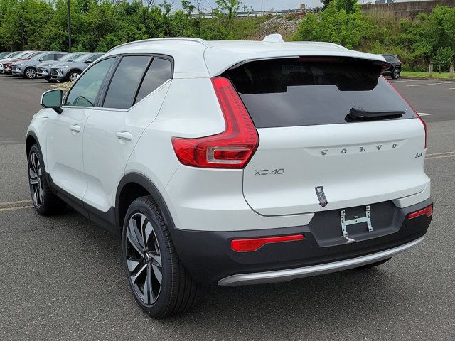 2024 Volvo XC40 Plus Bright Theme