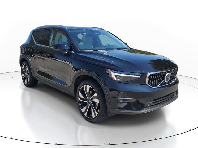 2024 Volvo XC40 Plus Bright Theme