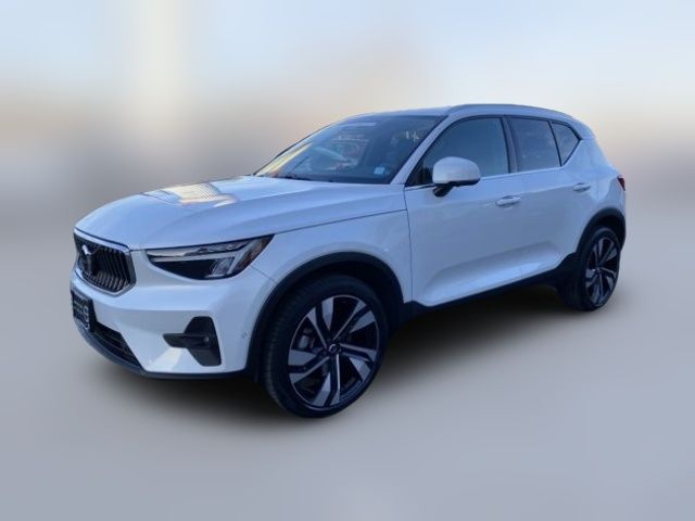 2024 Volvo XC40 Plus Bright Theme