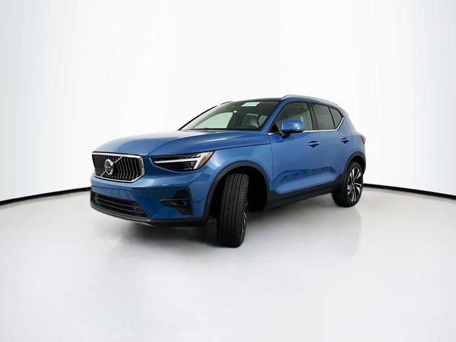 2024 Volvo XC40 Plus Bright Theme