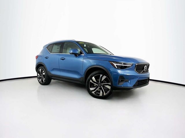 2024 Volvo XC40 Plus Bright Theme