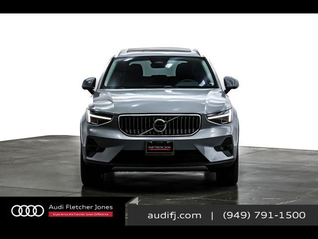 2024 Volvo XC40 Plus Bright Theme