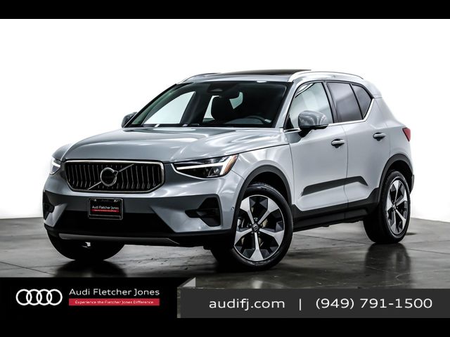 2024 Volvo XC40 Plus Bright Theme