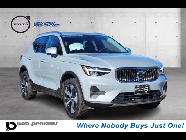 2024 Volvo XC40 Plus Bright Theme