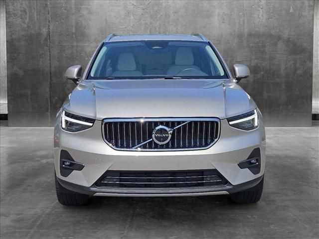 2024 Volvo XC40 Plus Bright Theme