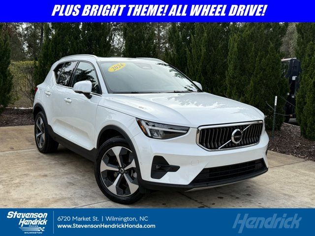 2024 Volvo XC40 Plus Bright Theme