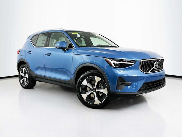 2024 Volvo XC40 Plus Bright Theme