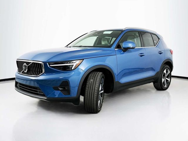 2024 Volvo XC40 Plus Bright Theme