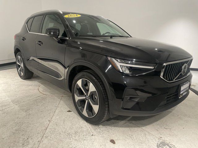 2024 Volvo XC40 Plus Bright Theme