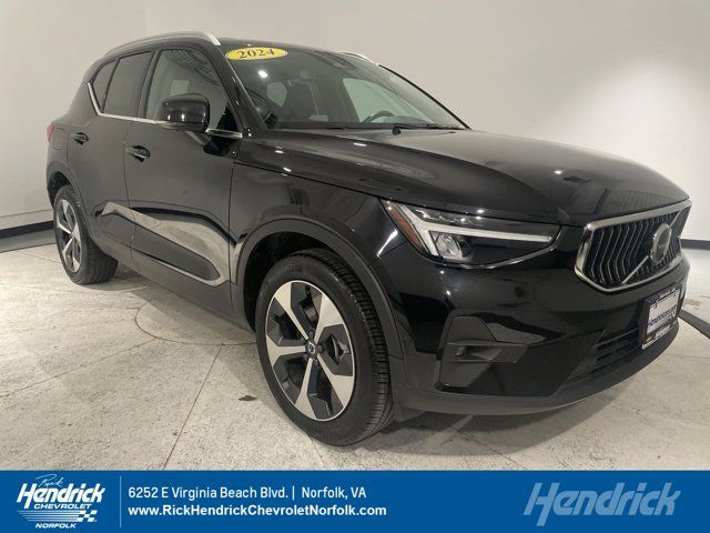 2024 Volvo XC40 Plus Bright Theme