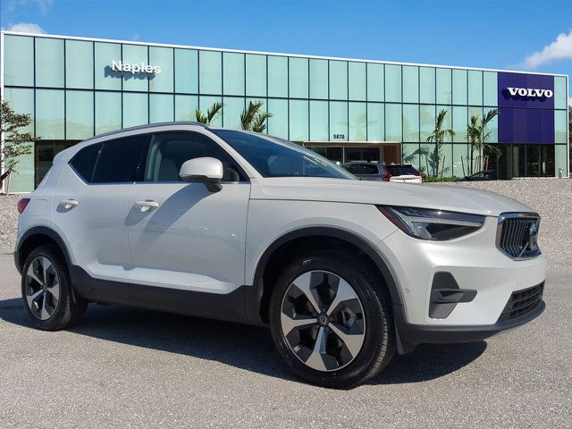 2024 Volvo XC40 Plus Bright Theme