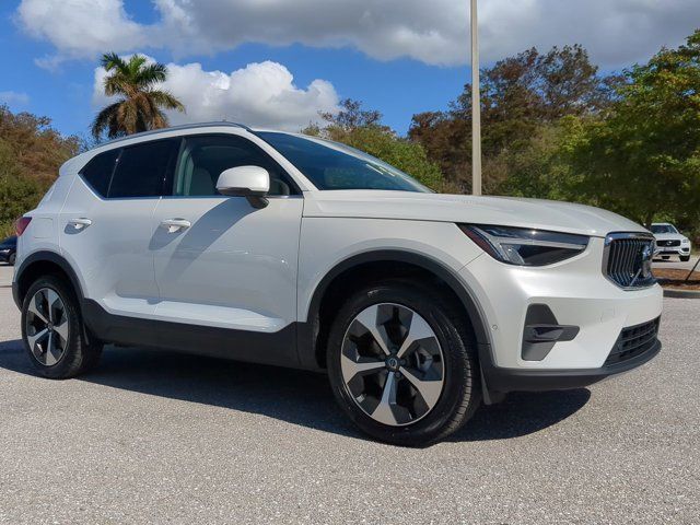 2024 Volvo XC40 Plus Bright Theme