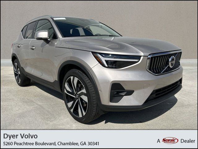 2024 Volvo XC40 Plus Bright Theme