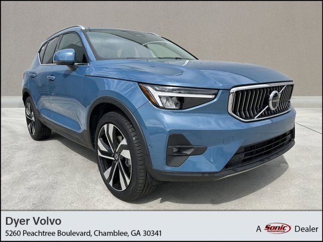 2024 Volvo XC40 Plus Bright Theme