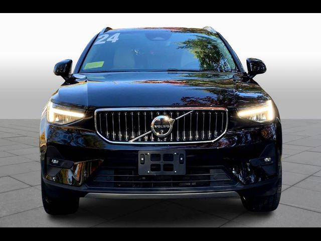 2024 Volvo XC40 Plus Bright Theme