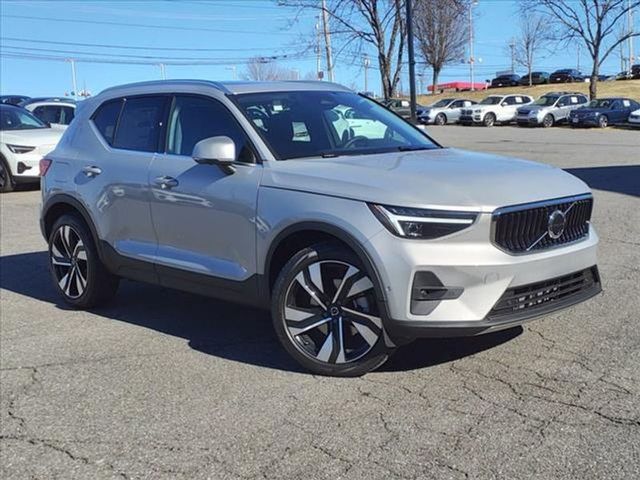 2024 Volvo XC40 Plus Bright Theme