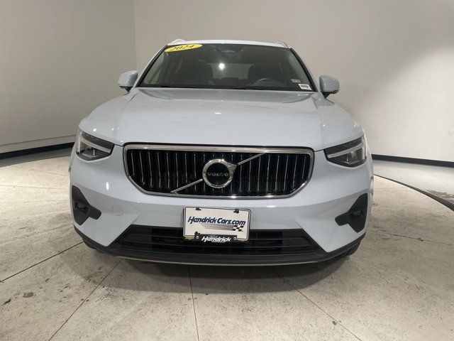 2024 Volvo XC40 Plus Bright Theme