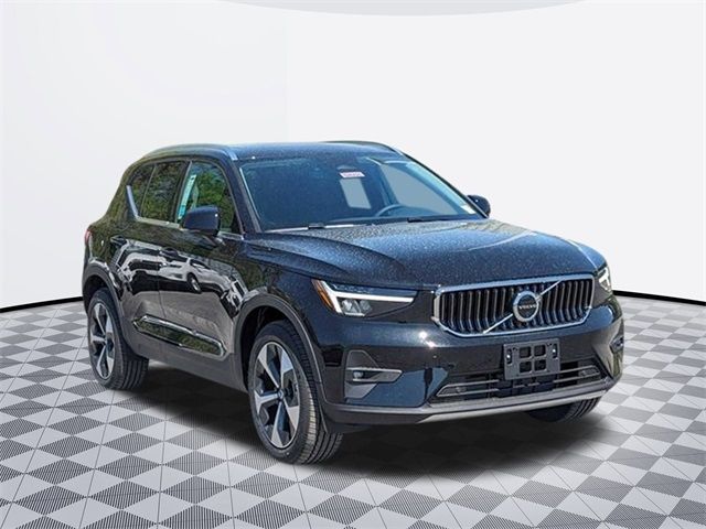 2024 Volvo XC40 Plus Bright Theme